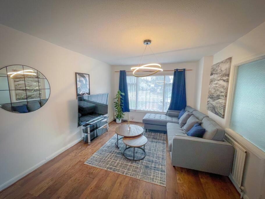House In Colnbrook Near Windsor & Heathrow Villa Екстериор снимка