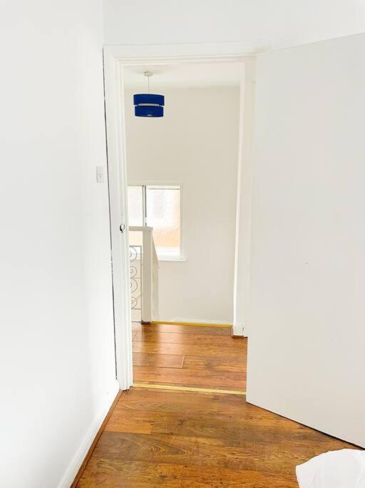 House In Colnbrook Near Windsor & Heathrow Villa Екстериор снимка