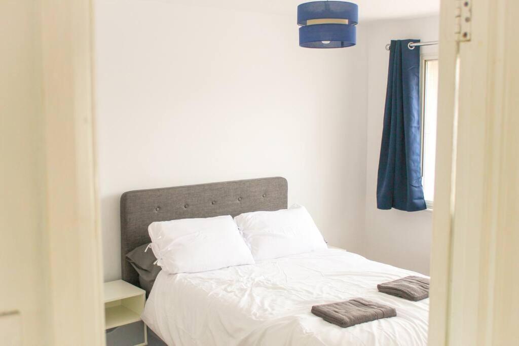 House In Colnbrook Near Windsor & Heathrow Villa Екстериор снимка